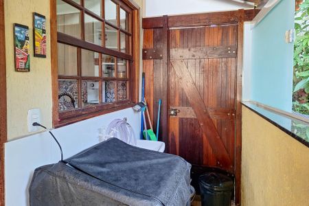 Casa de condomínio à venda com 120m², 2 quartos e 1 vagaÁrea de Serviço