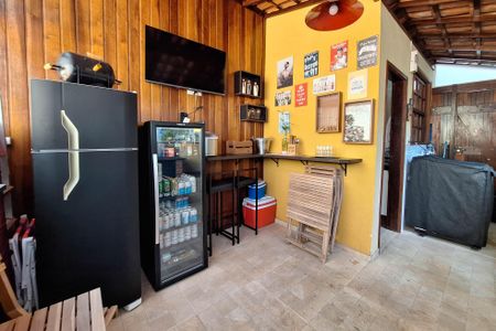 Casa de condomínio à venda com 120m², 2 quartos e 1 vagaQuintal