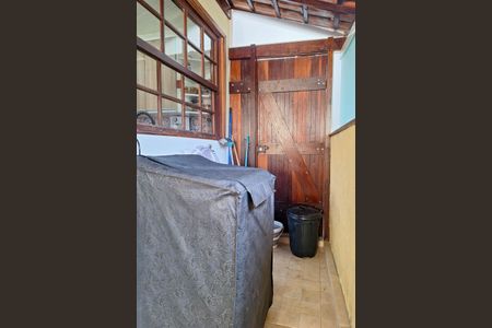 Casa de condomínio à venda com 120m², 2 quartos e 1 vagaÁrea de Serviço