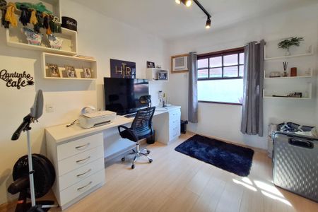 Quarto 1 de casa de condomínio à venda com 2 quartos, 120m² em Sapê, Niterói