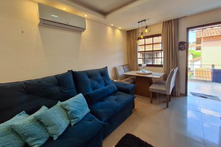 Casa de condomínio à venda com 120m², 2 quartos e 1 vagaSala