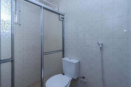 banheiro social_1 de apartamento para alugar com 1 quarto, 40m² em Aclimação, São Paulo