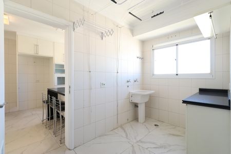 Apartamento para alugar com 172m², 3 quartos e 3 vagasÁrea de Serviço