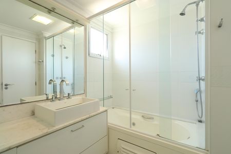 Apartamento para alugar com 172m², 3 quartos e 3 vagasBanheiro da Suíte 3