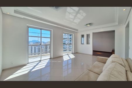 Apartamento para alugar com 172m², 3 quartos e 3 vagasSala