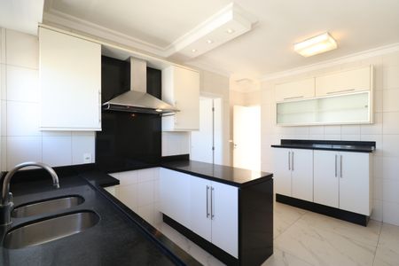 Apartamento para alugar com 172m², 3 quartos e 3 vagasCozinha