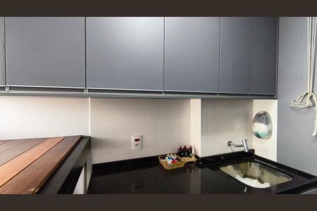Apartamento à venda com 94m², 2 quartos e 2 vagasÁrea de Serviço