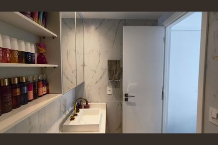 Apartamento à venda com 94m², 2 quartos e 2 vagasBanheiro da Suíte 1