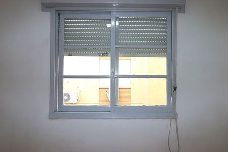 Janela da Sala              de apartamento para alugar com 2 quartos, 50m² em Passo D’areia, Porto Alegre