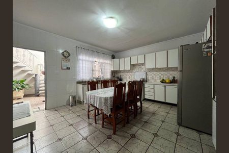 Casa à venda com 342m², 3 quartos e 10 vagas