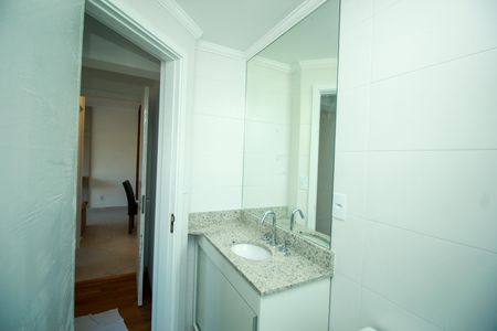 Apartamento à venda com 55m², 2 quartos e 2 vagas Apartamento à venda com 55m², 2 quartos e 2 vagasBanheiro da Suíte