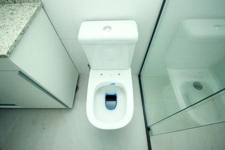 Apartamento à venda com 55m², 2 quartos e 2 vagas Apartamento à venda com 55m², 2 quartos e 2 vagasBanheiro da Suíte