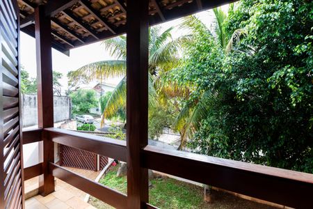 Casa à venda com 330m², 4 quartos e 6 vagas Casa à venda com 330m², 4 quartos e 6 vagasVista da Varanda da Suíte