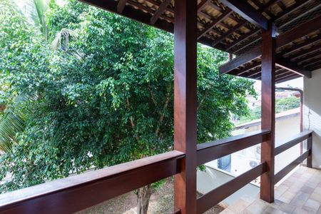 Casa à venda com 330m², 4 quartos e 6 vagas Casa à venda com 330m², 4 quartos e 6 vagasVista da Varanda da Suíte