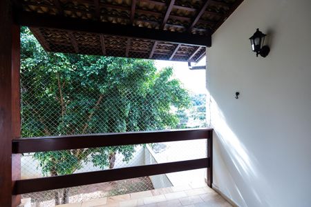 Casa à venda com 330m², 4 quartos e 6 vagas Casa à venda com 330m², 4 quartos e 6 vagasVista da Varanda do Quarto 3