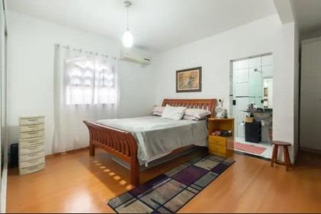 Casa à venda com 2 quartos, 126m² em Vila Bonilha Nova, São Paulo