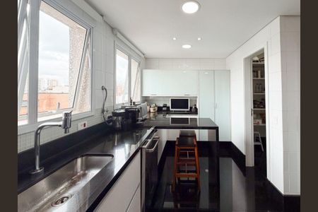 Apartamento à venda com 208m², 4 quartos e 5 vagas