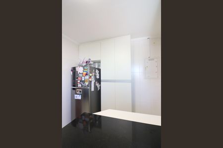 Apartamento à venda com 107m², 2 quartos e 2 vagasCozinha 