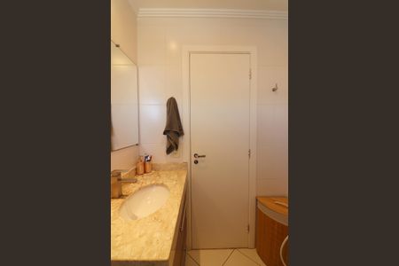 Apartamento à venda com 107m², 2 quartos e 2 vagasBanheiro Social