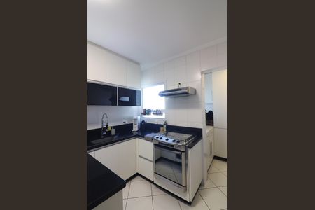 Apartamento à venda com 107m², 2 quartos e 2 vagasCozinha 