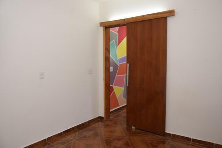 Quarto de kitnet/studio para alugar com 1 quarto, 25m² em Jardim Irapiranga, Embu das Artes