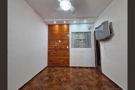 Quarto de kitnet/studio para alugar com 1 quarto, 25m² em Jardim Irapiranga, Embu das Artes