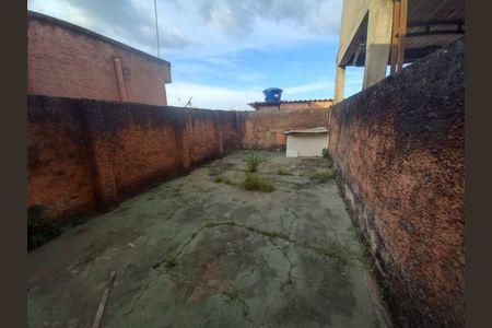 Casa à venda com 3 quartos, 196m² em Santa Cruz, Belo Horizonte