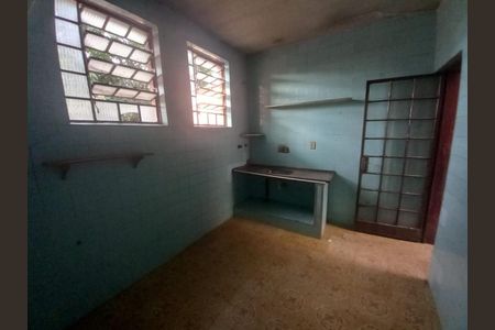 Casa à venda com 3 quartos, 196m² em Santa Cruz, Belo Horizonte