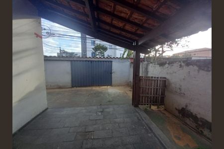 Casa à venda com 3 quartos, 196m² em Santa Cruz, Belo Horizonte
