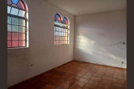 Casa à venda com 3 quartos, 196m² em Santa Cruz, Belo Horizonte