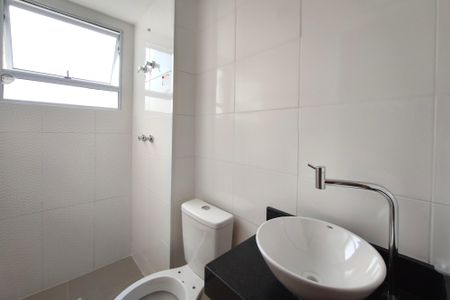 Apartamento para alugar com 47m², 2 quartos e 1 vaga Apartamento para alugar com 47m², 2 quartos e 1 vagaBanheiro