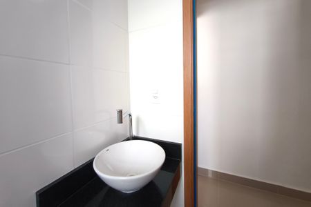 Apartamento para alugar com 47m², 2 quartos e 1 vaga Apartamento para alugar com 47m², 2 quartos e 1 vagaBanheiro