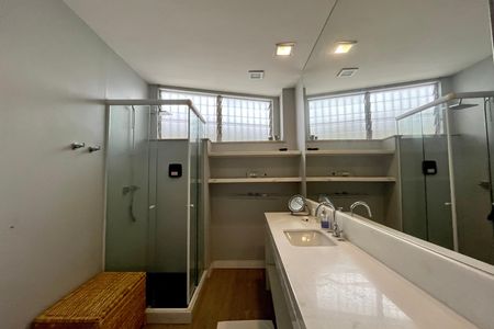 Casa à venda com 500m², 4 quartos e 2 vagas Casa à venda com 500m², 4 quartos e 2 vagasBanheiro da Suíte 3