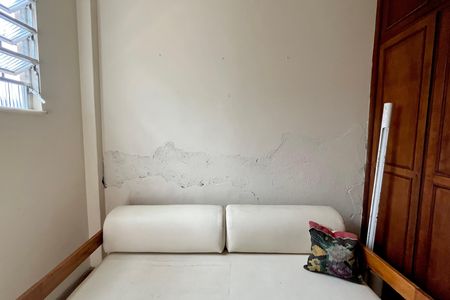 Casa à venda com 500m², 4 quartos e 2 vagas Casa à venda com 500m², 4 quartos e 2 vagasQuarto de serviço