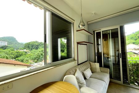 Casa à venda com 500m², 4 quartos e 2 vagas Casa à venda com 500m², 4 quartos e 2 vagasSuíte