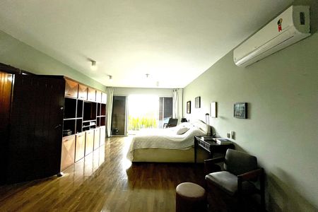 Casa à venda com 500m², 4 quartos e 2 vagas Casa à venda com 500m², 4 quartos e 2 vagasSuíte 3