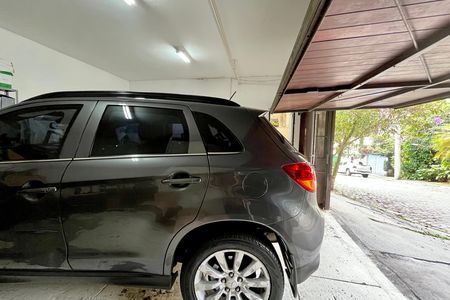 Casa à venda com 500m², 4 quartos e 2 vagas Casa à venda com 500m², 4 quartos e 2 vagasGaragem
