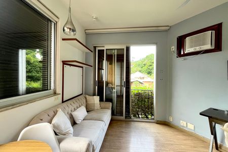 Casa à venda com 500m², 4 quartos e 2 vagas Casa à venda com 500m², 4 quartos e 2 vagasSuíte