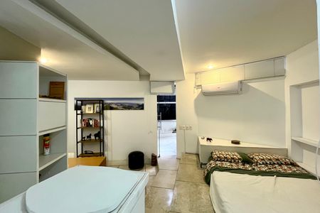Casa à venda com 500m², 4 quartos e 2 vagas Casa à venda com 500m², 4 quartos e 2 vagasSuíte 2