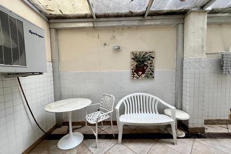 Casa à venda com 500m², 4 quartos e 2 vagas Casa à venda com 500m², 4 quartos e 2 vagasÁrea de serviço