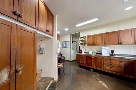 Casa à venda com 500m², 4 quartos e 2 vagas Casa à venda com 500m², 4 quartos e 2 vagasCozinha