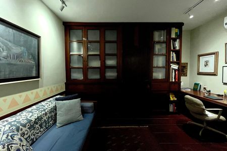 Casa à venda com 500m², 4 quartos e 2 vagas Casa à venda com 500m², 4 quartos e 2 vagasQuarto 3