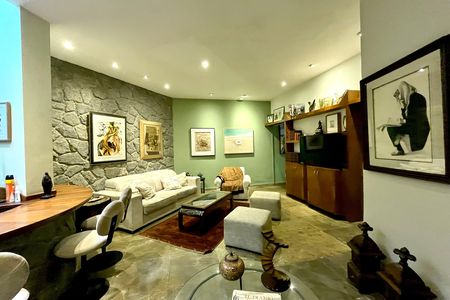 Casa à venda com 500m², 4 quartos e 2 vagas Casa à venda com 500m², 4 quartos e 2 vagasSala