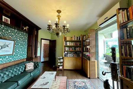 Casa à venda com 500m², 4 quartos e 2 vagas Casa à venda com 500m², 4 quartos e 2 vagasQuarto 2