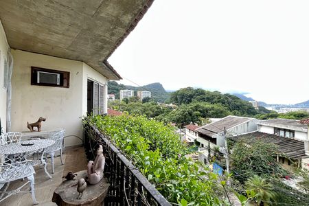 Casa à venda com 500m², 4 quartos e 2 vagas Casa à venda com 500m², 4 quartos e 2 vagasVaranda do Quarto 2