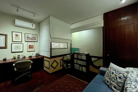 Casa à venda com 500m², 4 quartos e 2 vagas Casa à venda com 500m², 4 quartos e 2 vagasQuarto 3
