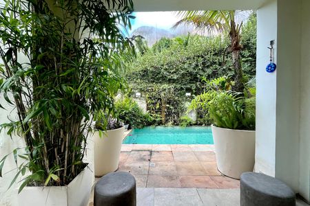 Casa à venda com 500m², 4 quartos e 2 vagas Casa à venda com 500m², 4 quartos e 2 vagasÁrea comum