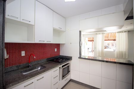 Casa de condomínio à venda com 110m², 2 quartos e 1 vagaCozinha e Área de Serviço