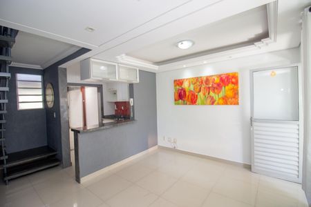 Sala de casa de condomínio à venda com 2 quartos, 110m² em Arvoredo Ii, Contagem