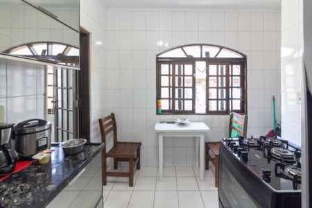 Casa para alugar com 150m², 2 quartos e 1 vagaCozinha